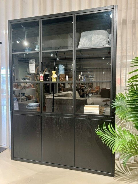 Vitrine kasten zwart, op voorraad, Ophalen, Met deur(en), 150 tot 200 cm, Zo goed als nieuw