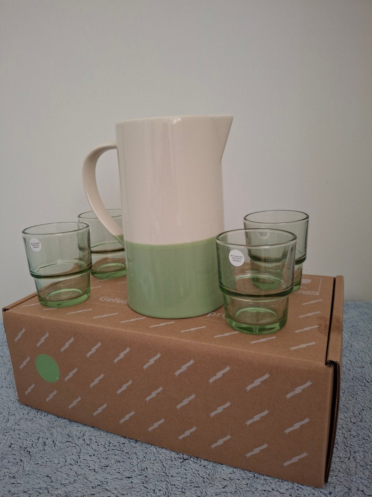 kan met 4 glazen nieuw in doos kleur groen, Overige merken, Nieuw, Ophalen of Verzenden, Glas