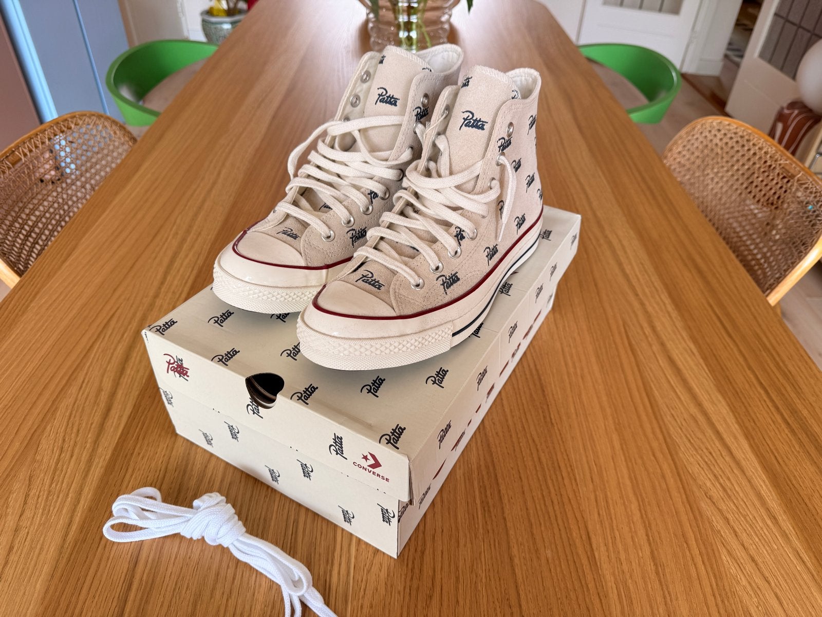 Patta x Converse Suede All Stars - Maat 42/8.5, Ophalen of Verzenden, Nieuw, Overige kleuren, Sneakers of Gympen