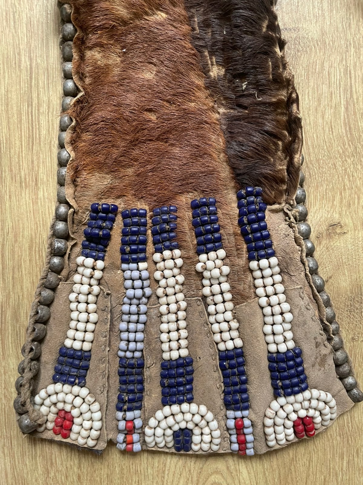 Prachtige lederen lendendoek Afrika met kralen pagne shuka, Antiek en Kunst, Kunst | Niet-Westerse kunst, Ophalen of Verzenden