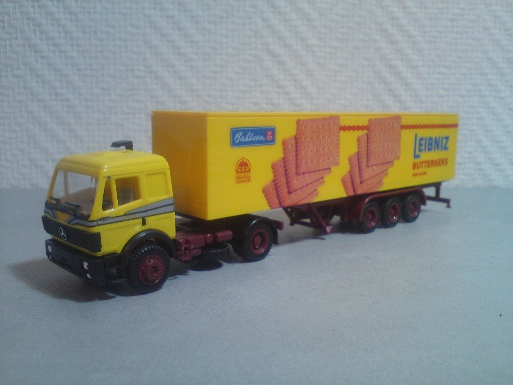 Herpa Mercedes SK dichte trailer Liebniz Kuchen., Hobby en Vrije tijd, Modelauto's | 1:87, Ophalen of Verzenden, Zo goed als nieuw