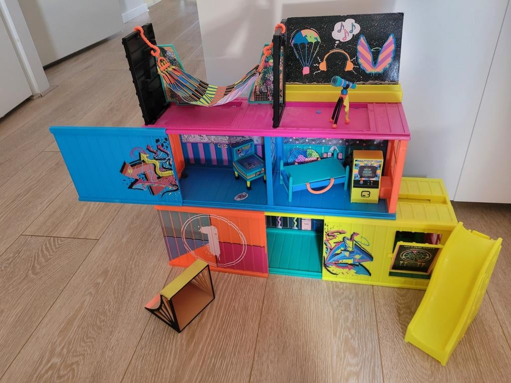 Lol speelhuis, Ophalen of Verzenden, Zo goed als nieuw, Poppenhuis