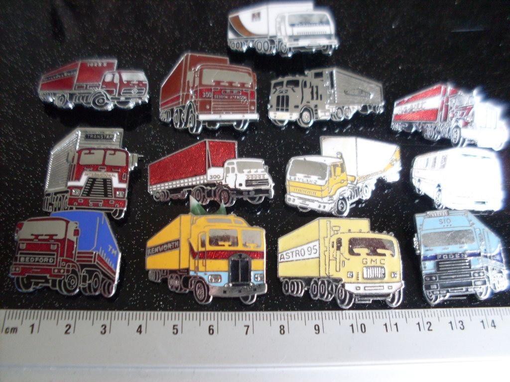 speld truck vrachtwagen vrachtauto vintage, Verzenden, Zo goed als nieuw, Transport, Speldje of Pin