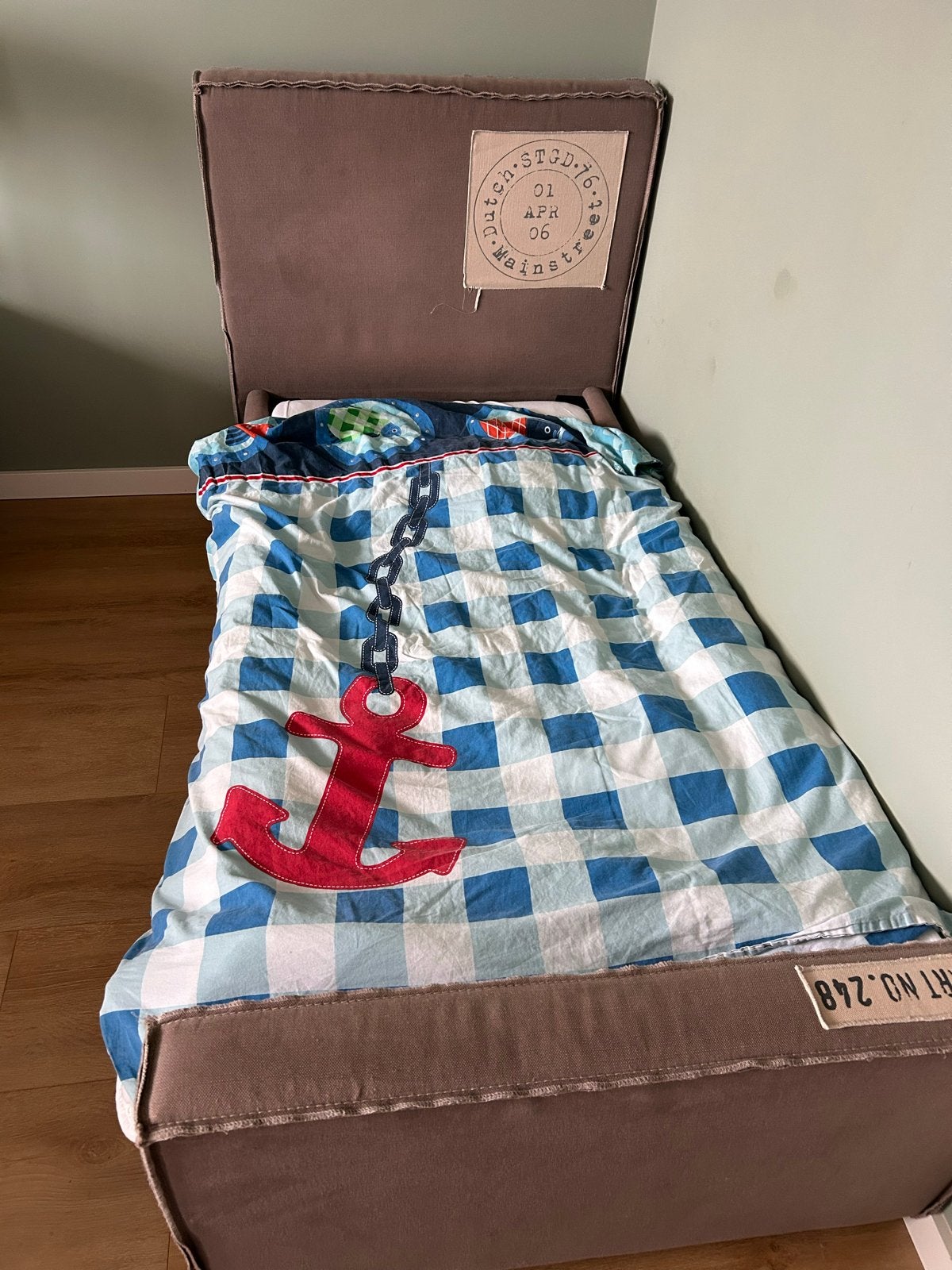 Kinderbedje met stoffen bekleding - GRATIS afhalen, Ophalen, Gebruikt, Overige maten, Eenpersoons