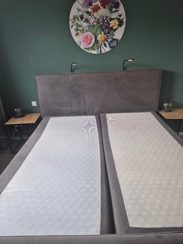 Caresse boxsping verstelbare lattenbodem (  2 keer gebruikt), Ophalen, 210 cm, Tweepersoons, Zo goed als nieuw