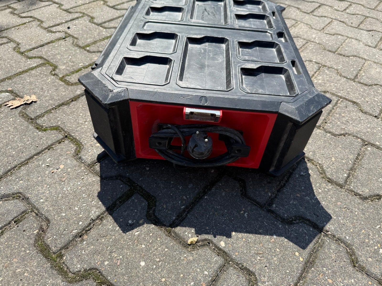 Milwaukee M18 Bouwradio met Oplader en DAB+, Ophalen, Gebruikt, Bouwradio