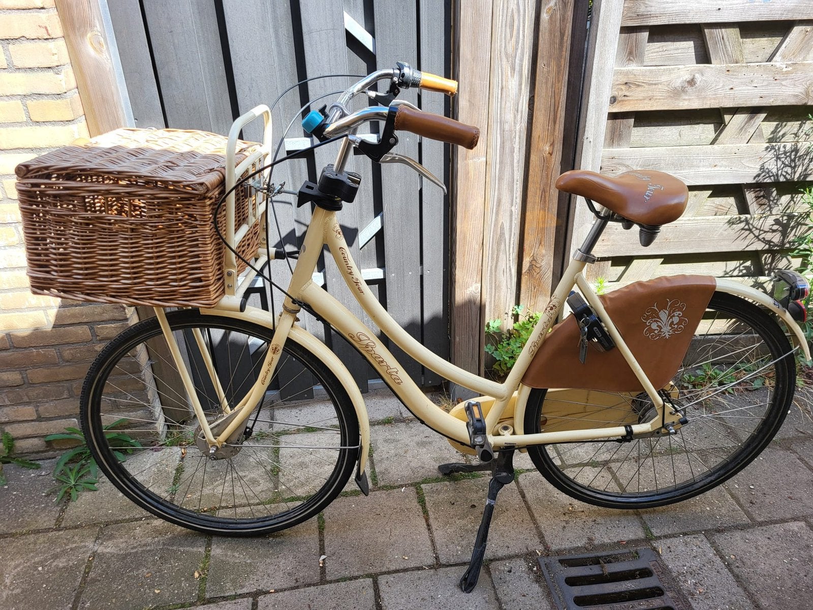 Sparta damesfiets met krat, Ophalen, Sparta, Versnellingen, 53 tot 56 cm