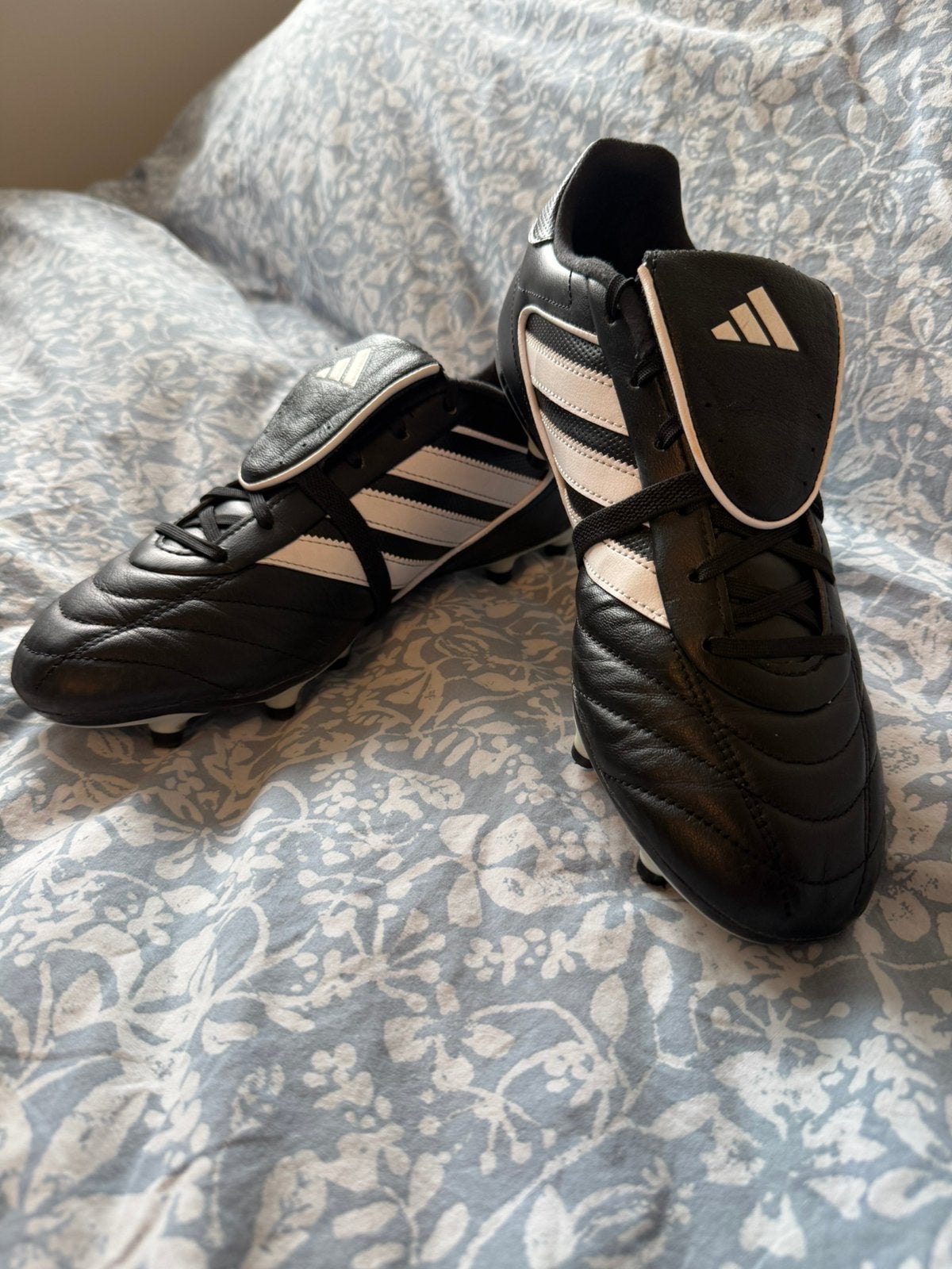 Adidas voetbalschoenen maat 42, Schoenen, Maat L, Ophalen of Verzenden, Zo goed als nieuw