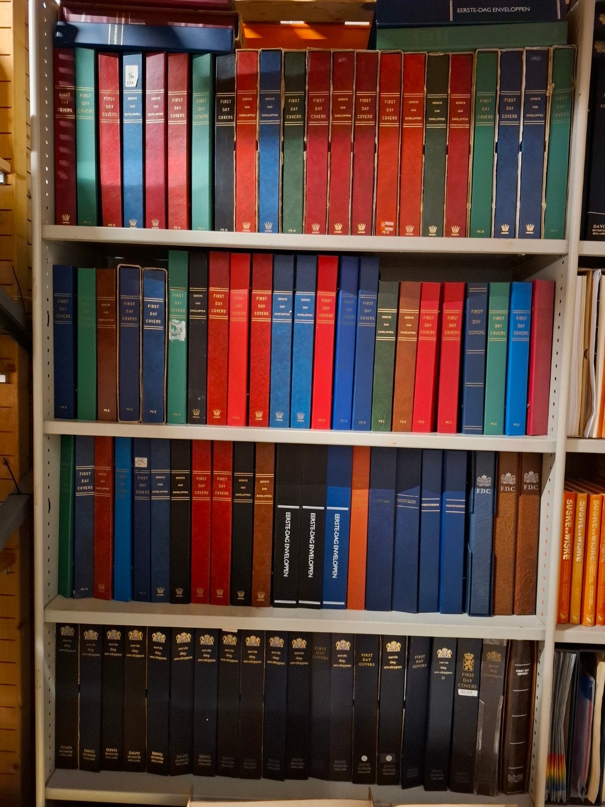Enorme partij FDC'S in 251 albums + 5 dozen lees!, Ophalen of Verzenden, Nederland en Buitenland