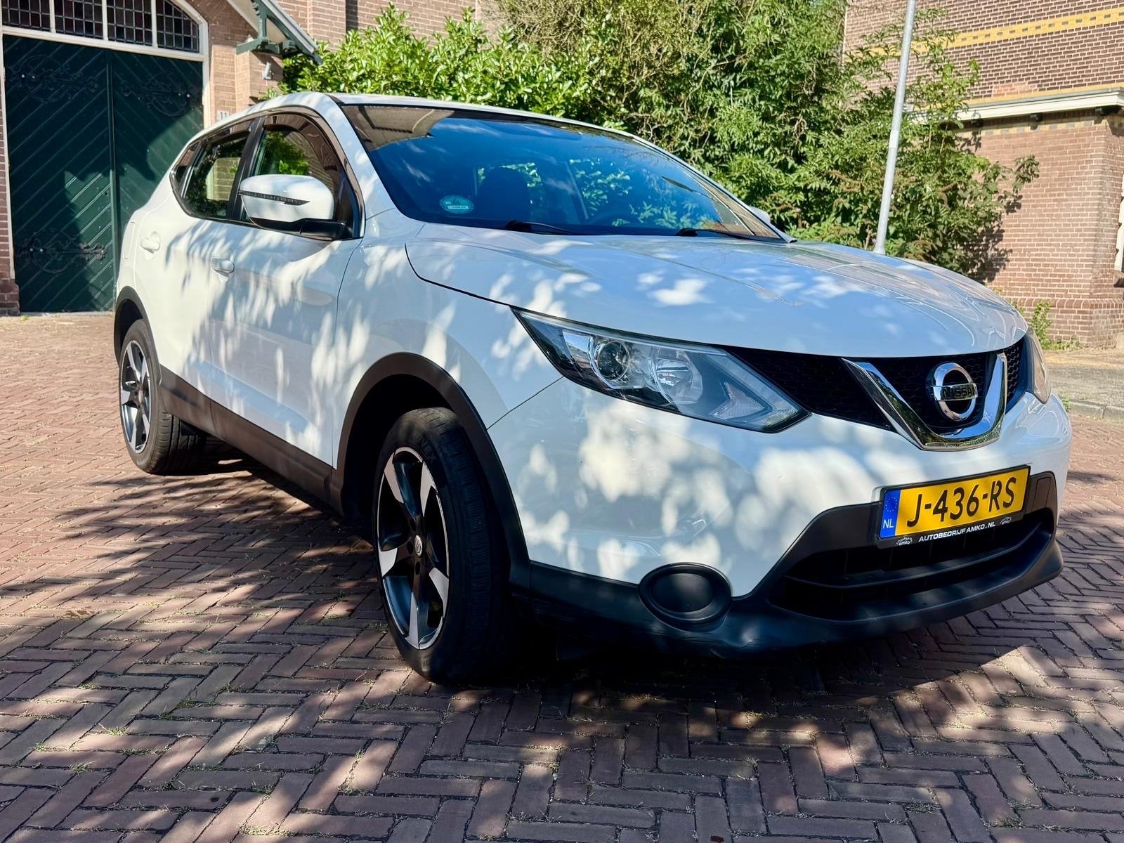 Nissan Qashqai 1.2 Dig-t 85KW 2WD 2016 Wit, Voorwielaandrijving, Stof, Zwart, 4 cilinders