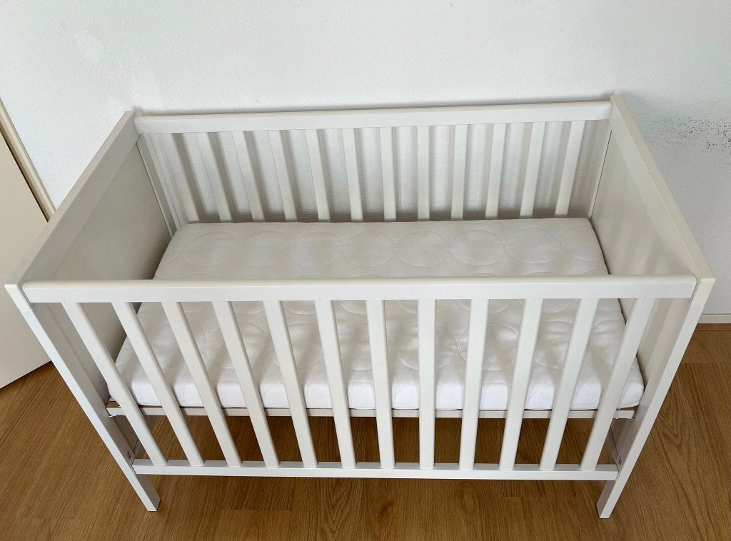 IKEA SUNDVIK ledikant + SKÖNAST matras + hoes, Ophalen, Zo goed als nieuw, Ledikant