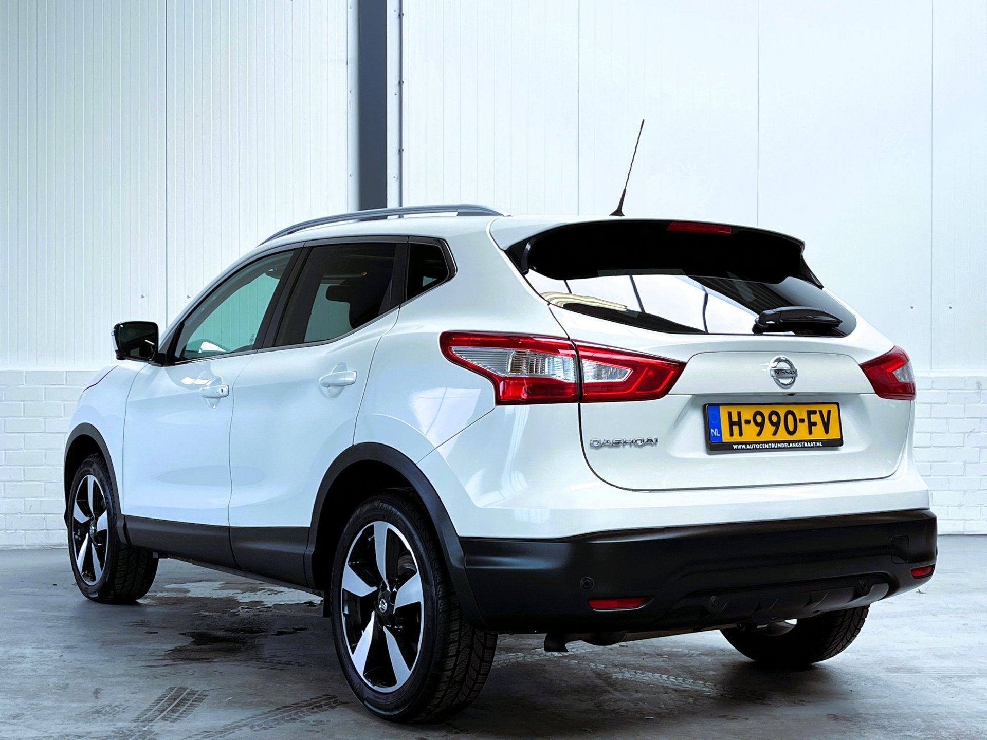 Nissan Qashqai 1.2 Connect Edition 360 Camera|Pano|Trekhaak, Voorwielaandrijving, Stof, Gebruikt, Euro 6