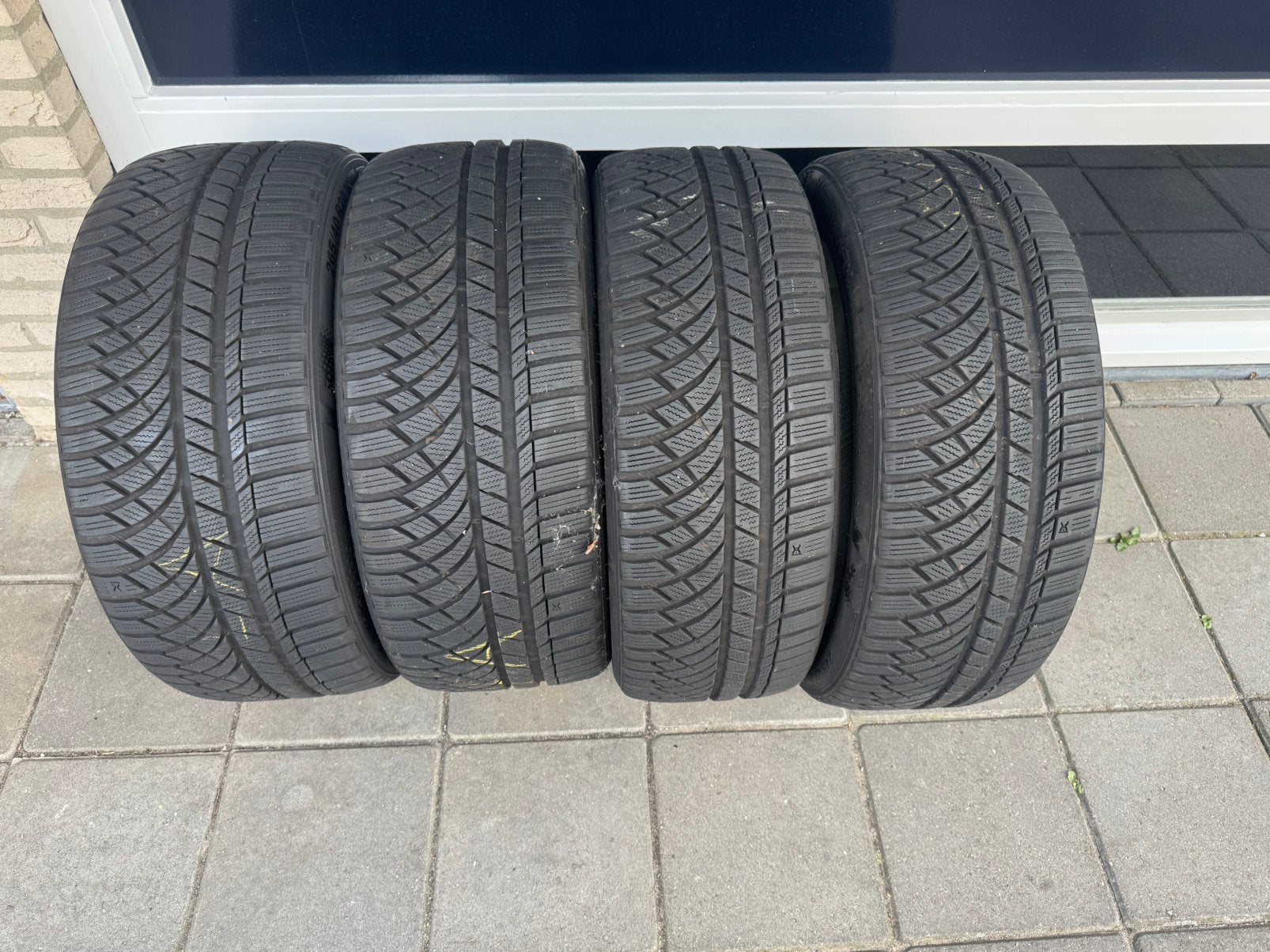 Winterbanden breedset 265 40 20 en 245 45 20 zga vol profiel, Auto-onderdelen, Ophalen, 20 inch, 245 mm, Winterbanden