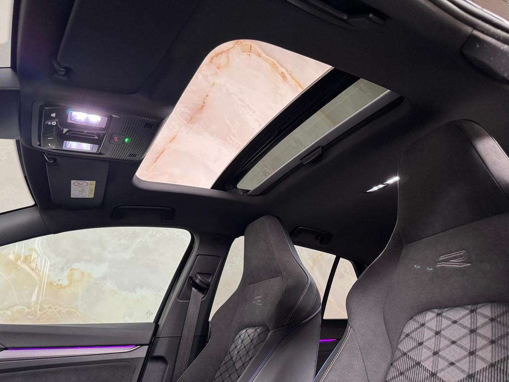 Volkswagen Golf 1.5 eTSI R line / Pano / H&k /, Auto's, Stof, 4 cilinders, 150 pk, Bedrijf