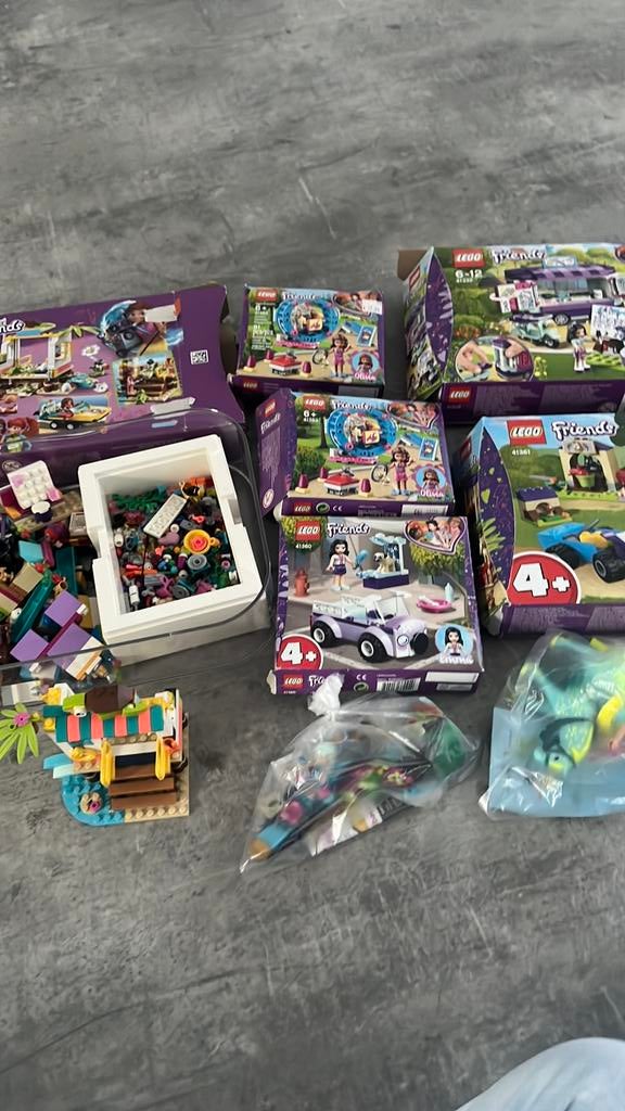 Lego friends verschillende sets met dozen en boekjes, Ophalen of Verzenden