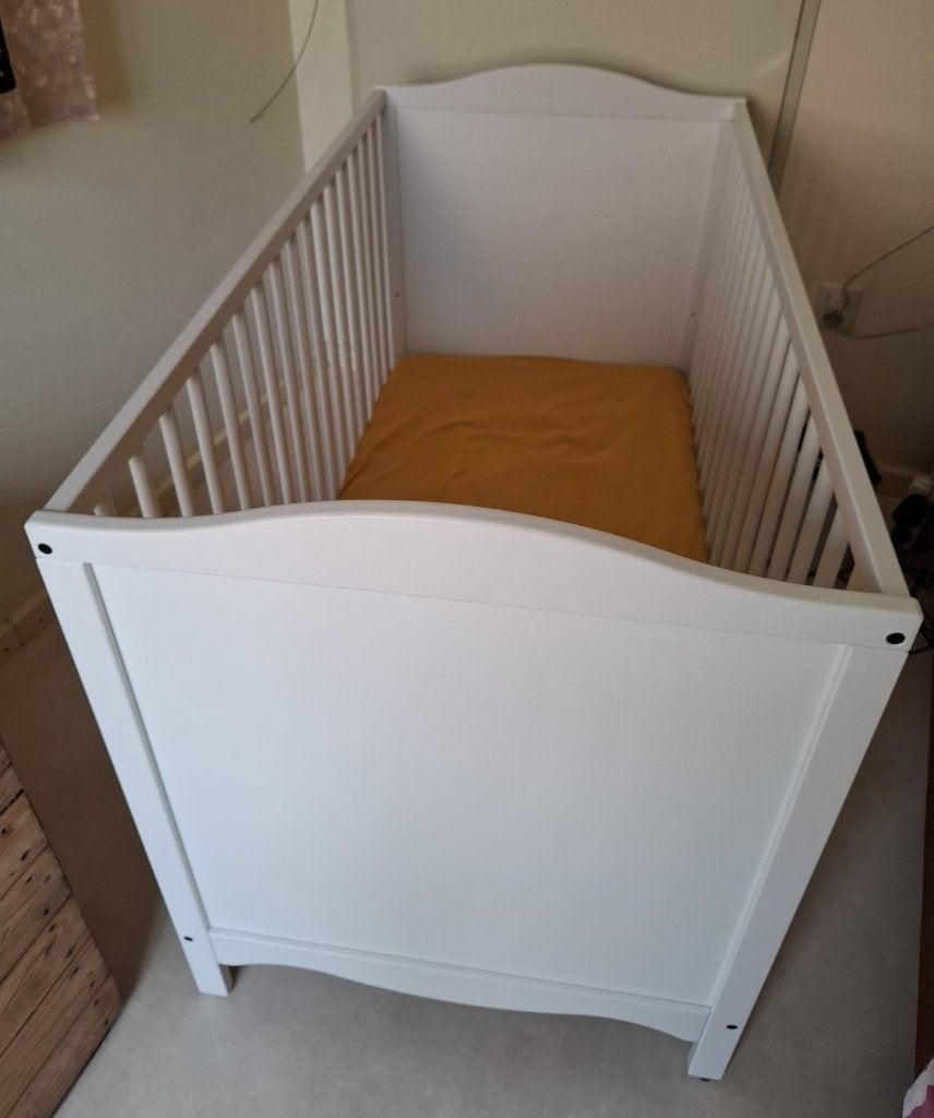 wit ledikantje (Smagora IKEA) 60x120cm, Kinderen en Baby's, Babywiegjes en Ledikanten, Ophalen, Zo goed als nieuw, Ledikant