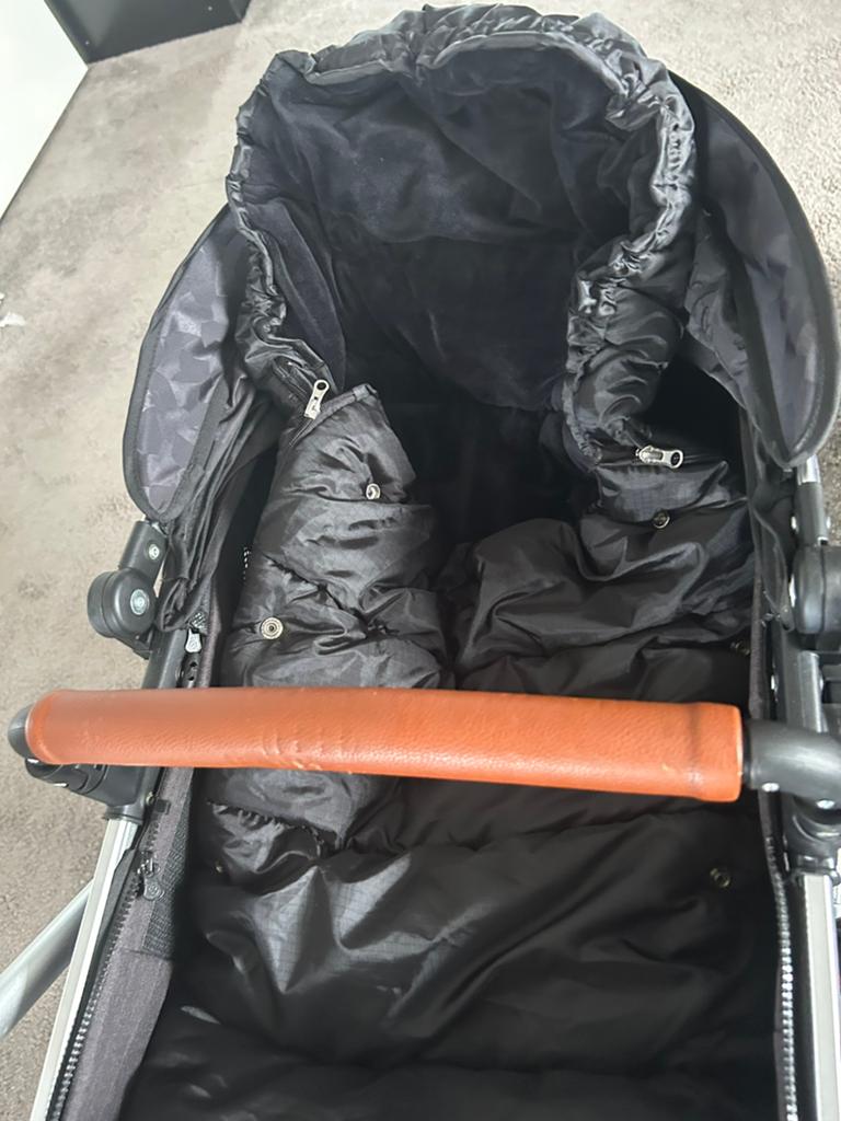 Kinderwagen combi moni gala zwart, Ophalen, Zo goed als nieuw, Overige merken, Luchtbanden