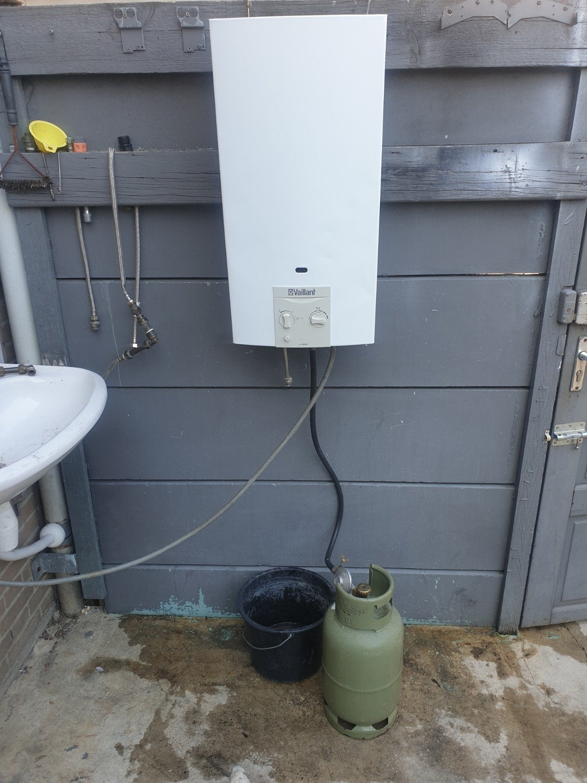 vaillant geiser atmo mag 11L butaan propaan flessengas, Ophalen, 6 t/m 10 jaar oud, Minder dan 20 liter, Propaan of Butaan
