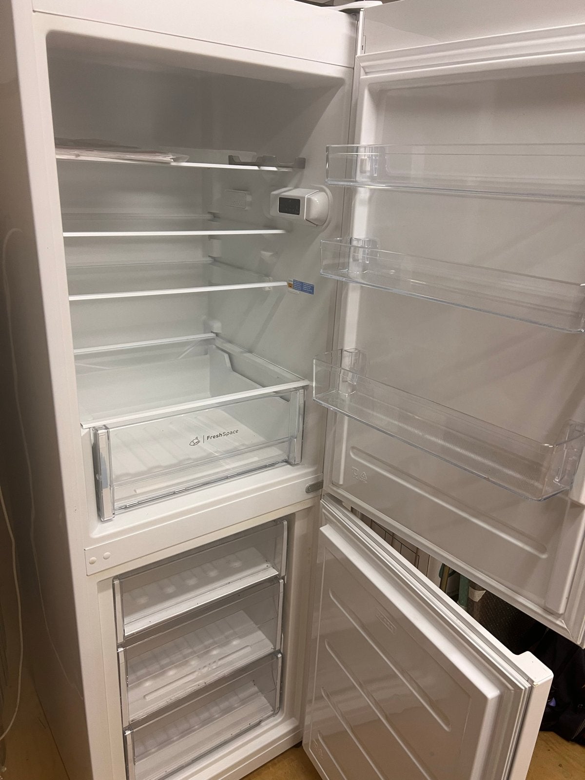 Indesit LI7 SN2E W Koel-vriescombinatie Zo Goed Als Nieuw, Ophalen, 150 tot 200 liter, 60 cm of meer, Met aparte vriezer