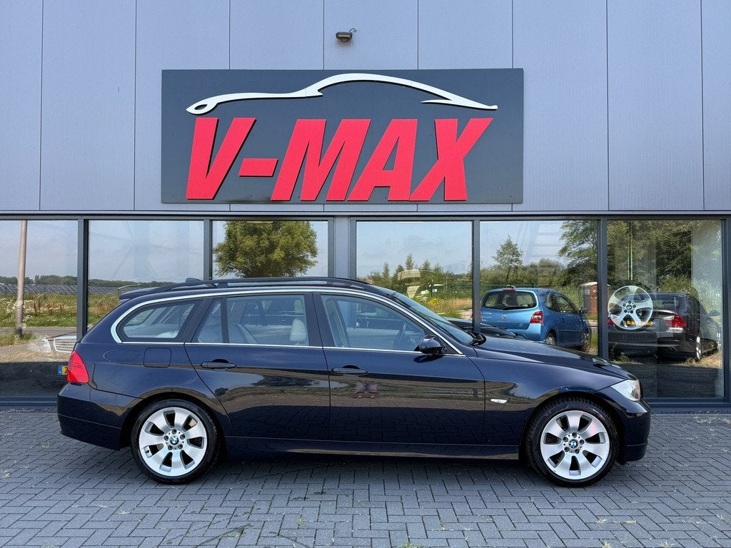 BMW 325XI 3.0 Touring Leder Memory Sportinterieur Navi Prof, Auto's, BMW, Navigatiesysteem, Gebruikt, Blauw, 2996 cc