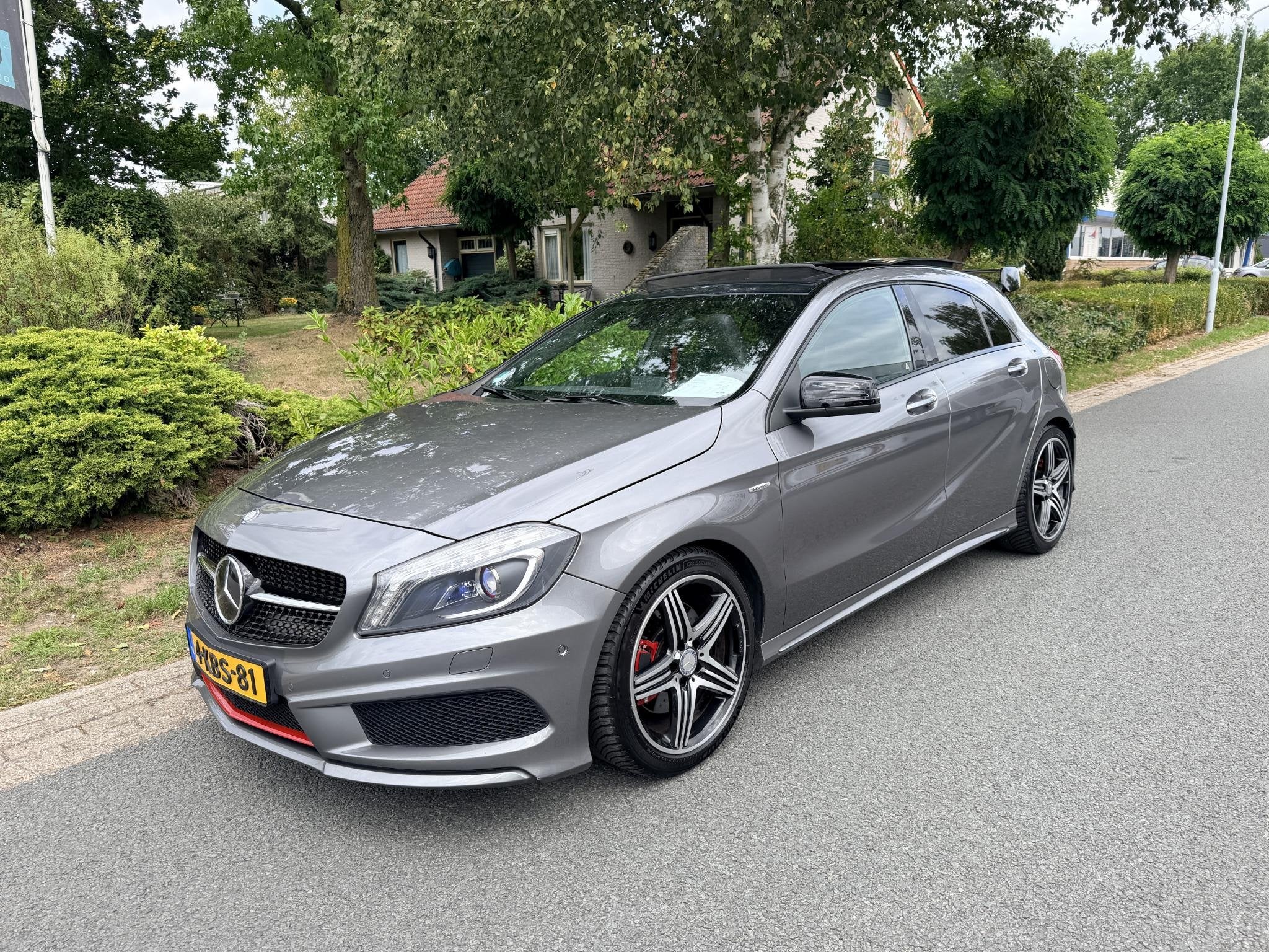Mercedes-Benz A-klasse 250 AMG 211PK AUT•Pano•HarmanKard, Auto's, Mercedes-Benz, 730 kg, Gebruikt, 4 cilinders, Bedrijf