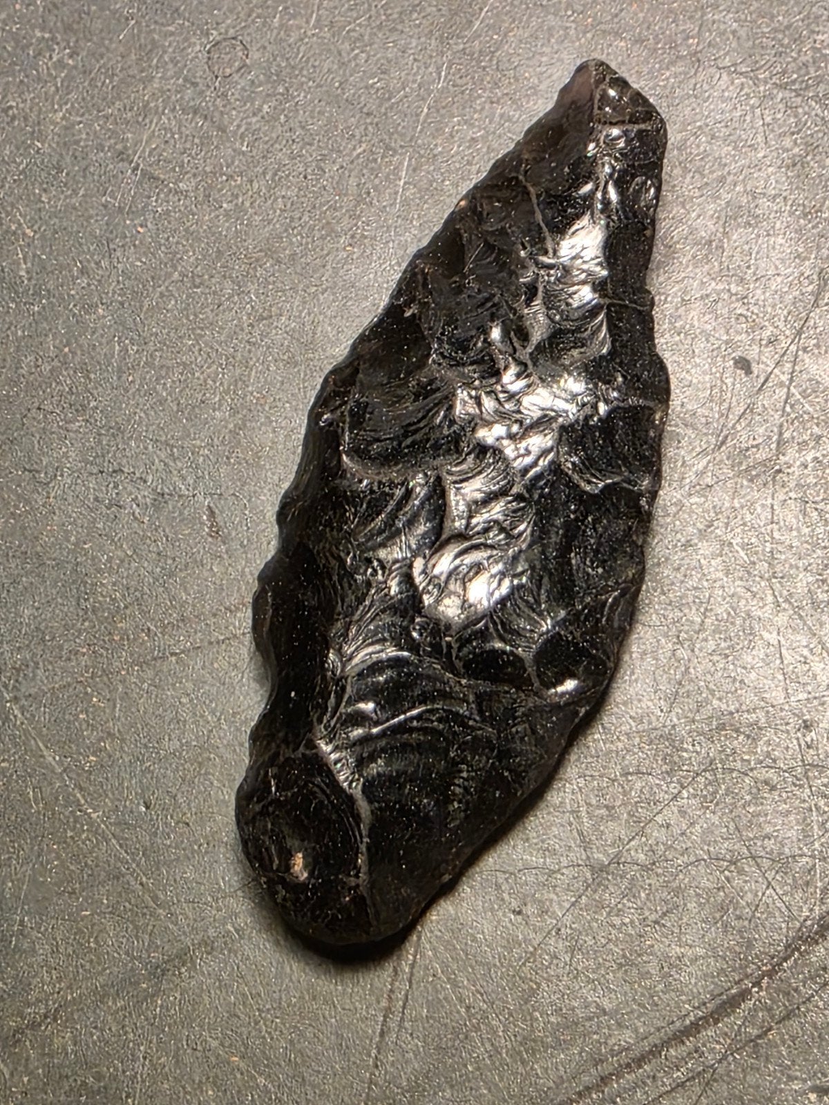 Spits speerpunt pijlpunt biface oude verzameling, Verzamelen, Ophalen of Verzenden