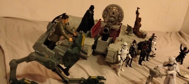 Grote Star Wars Millennium Falcon + Figuren + Accessoires, Ophalen, Gebruikt, Actiefiguurtje