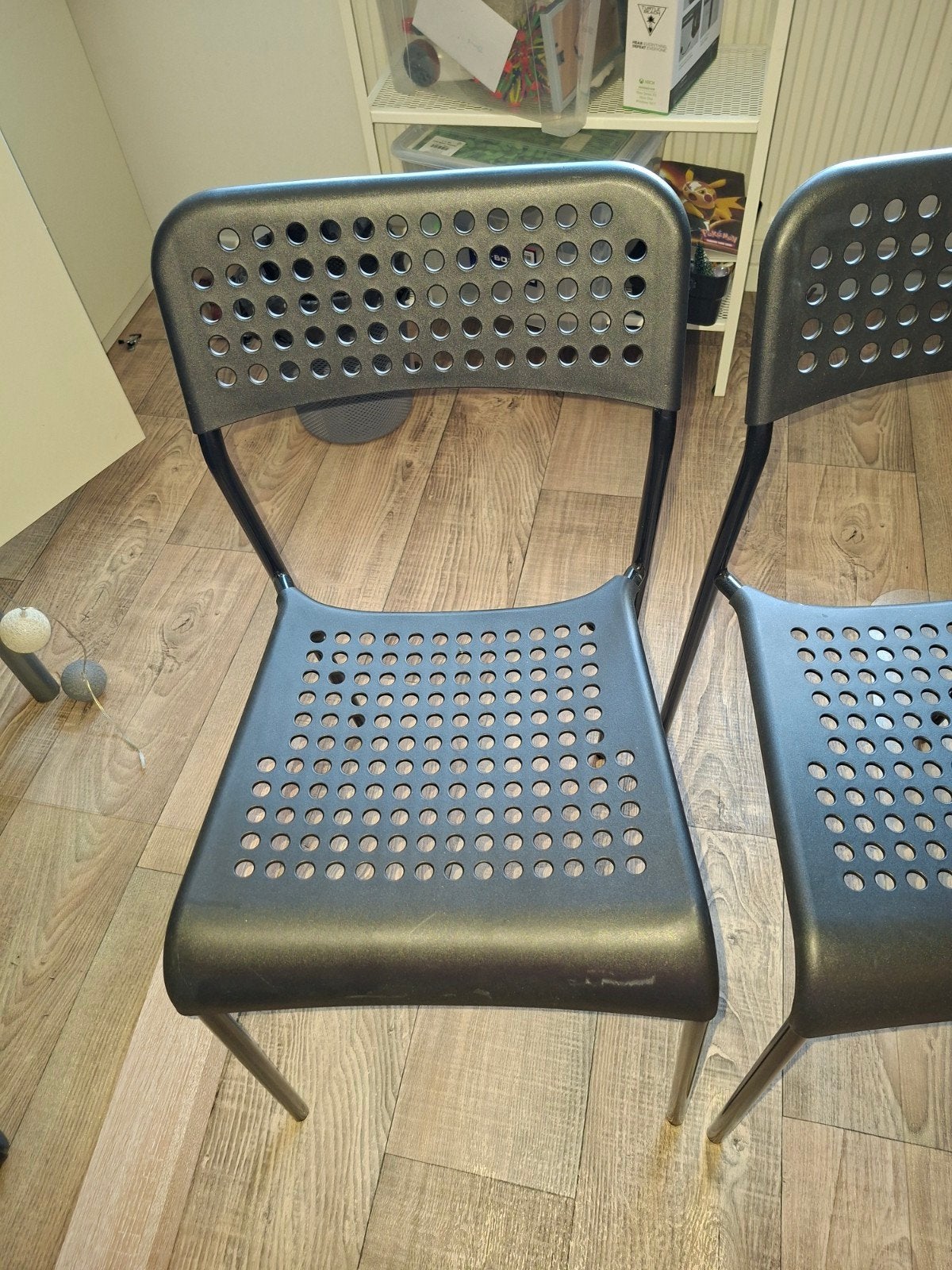 Twee zwarte stoelen - IKEA Adde, Ophalen, Gebruikt, Twee, Modern, functioneel