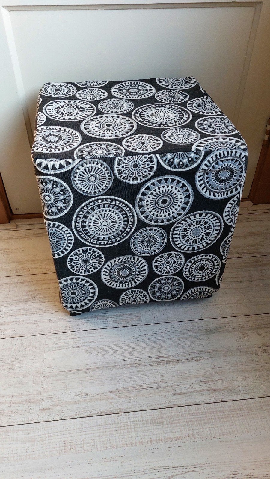 leuke poef/ kruk 38x38x43, Minder dan 50 cm, Vierkant, Minder dan 50 cm, Ophalen of Verzenden