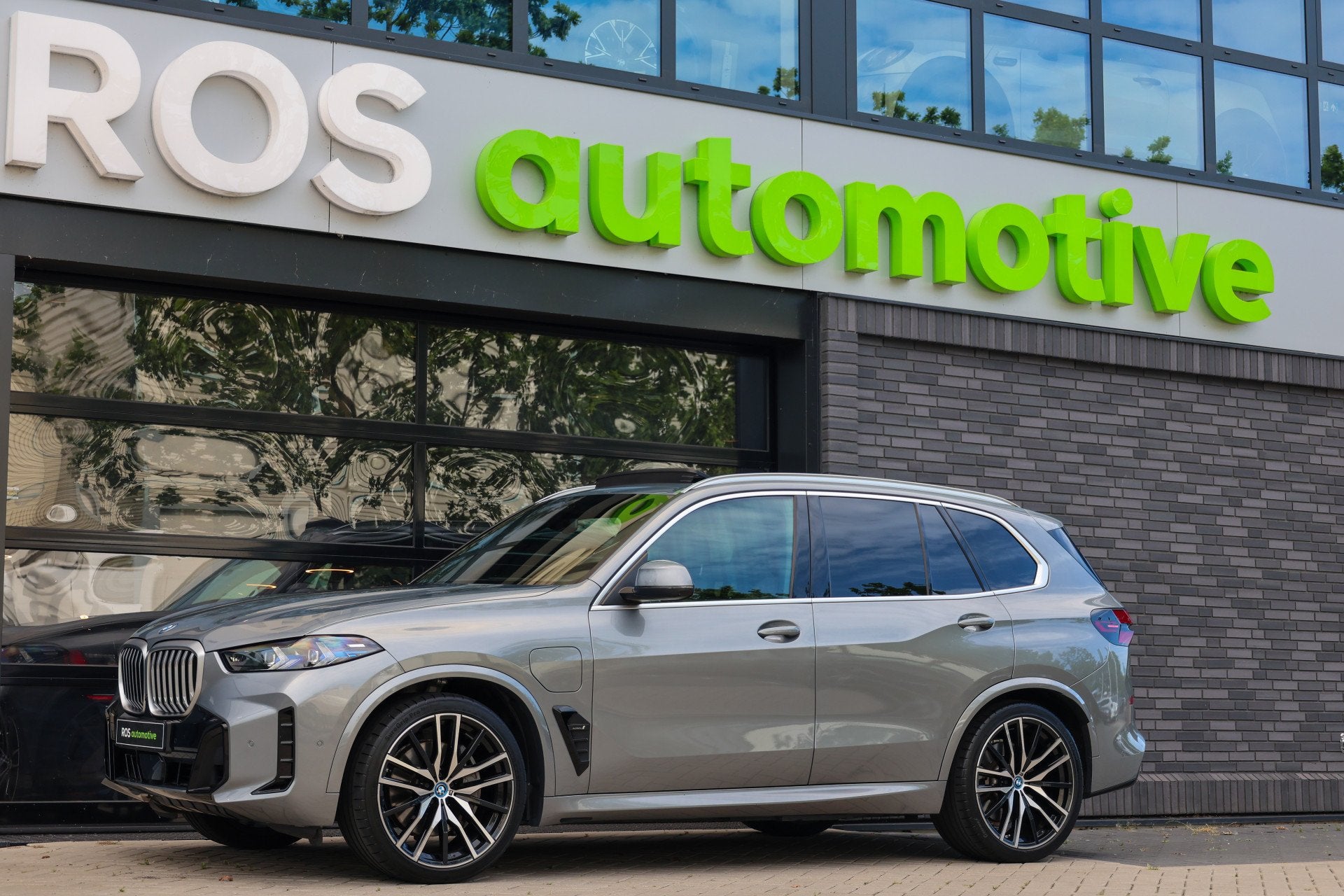BMW X5 xDrive50e | BTW | SKYLOUNGE | 22 INCH | COMFORTSTOELE, Auto's, Gebruikt, 2395 kg, Bedrijf, 489 pk