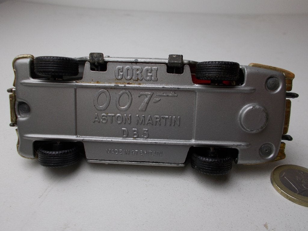 1984 Corgi 271 JAMES BOND 007 ASTON MARTIN DB5 SILVER 1:32., Ophalen of Verzenden, Gebruikt, Auto, Corgi