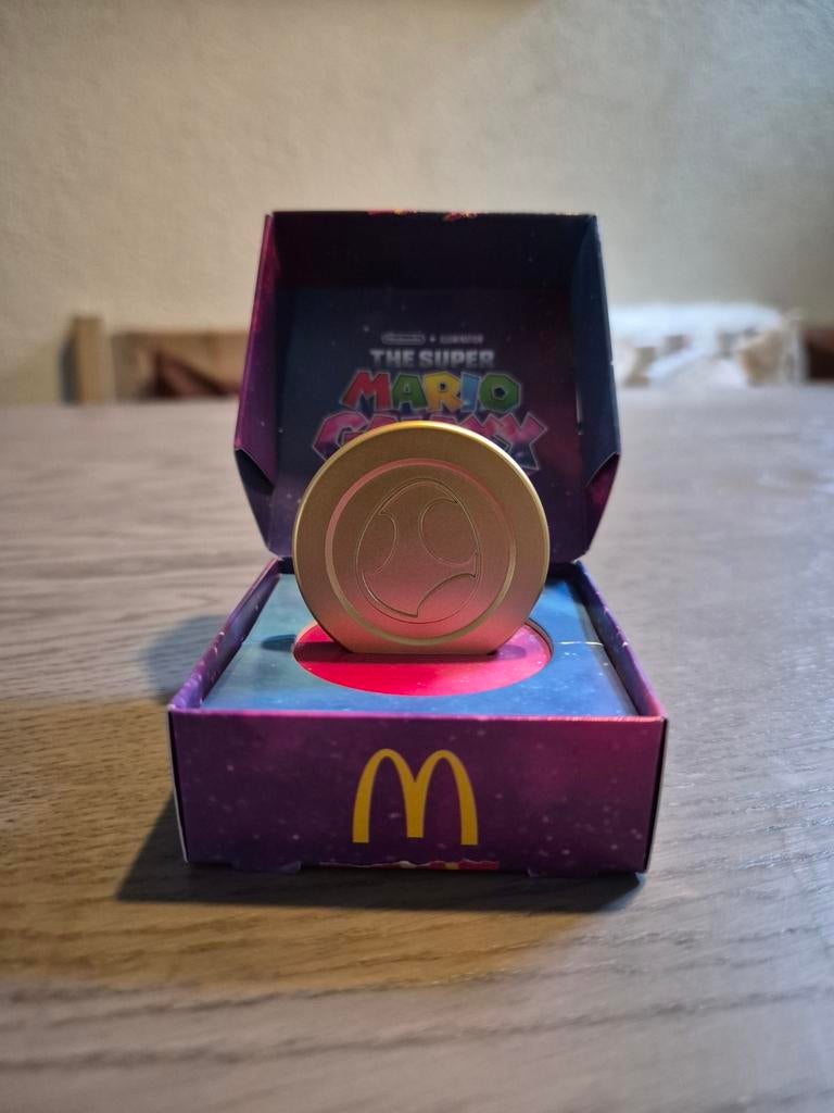 Gouden Yoshi munt - Super Mario Galaxy McDonald's, Ophalen of Verzenden, Zo goed als nieuw