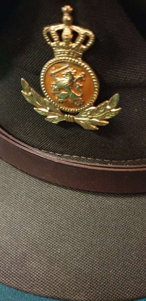 millitaire uni- khaki platte pet mrt officiers embleem, Ophalen of Verzenden, 'T Olde Gre-j, Info@toldegrej.nl, Endepoelstraat 20f Didam