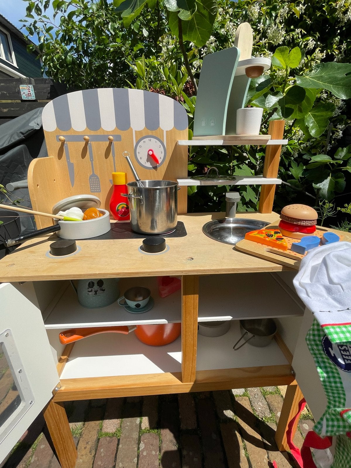 Houten speelkeuken met diverse keukenspulletjes, Ophalen of Verzenden, Gebruikt, Hout, Speelkeuken