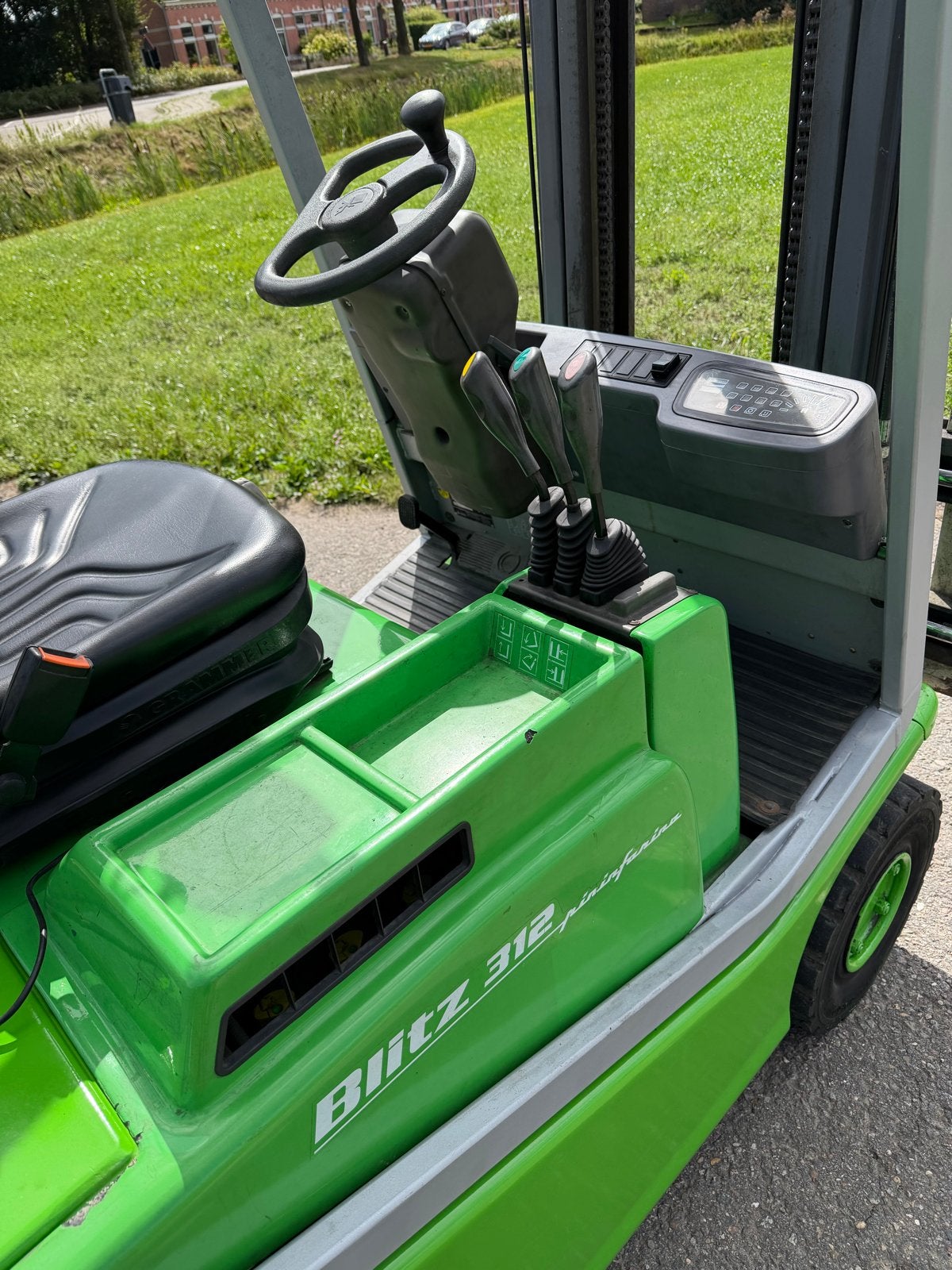 Zeer nette elektrische heftruck 1,5 ton met sideshift, 1000 tot 2000 kg, Ophalen of Verzenden, Elektrisch, Heftruck