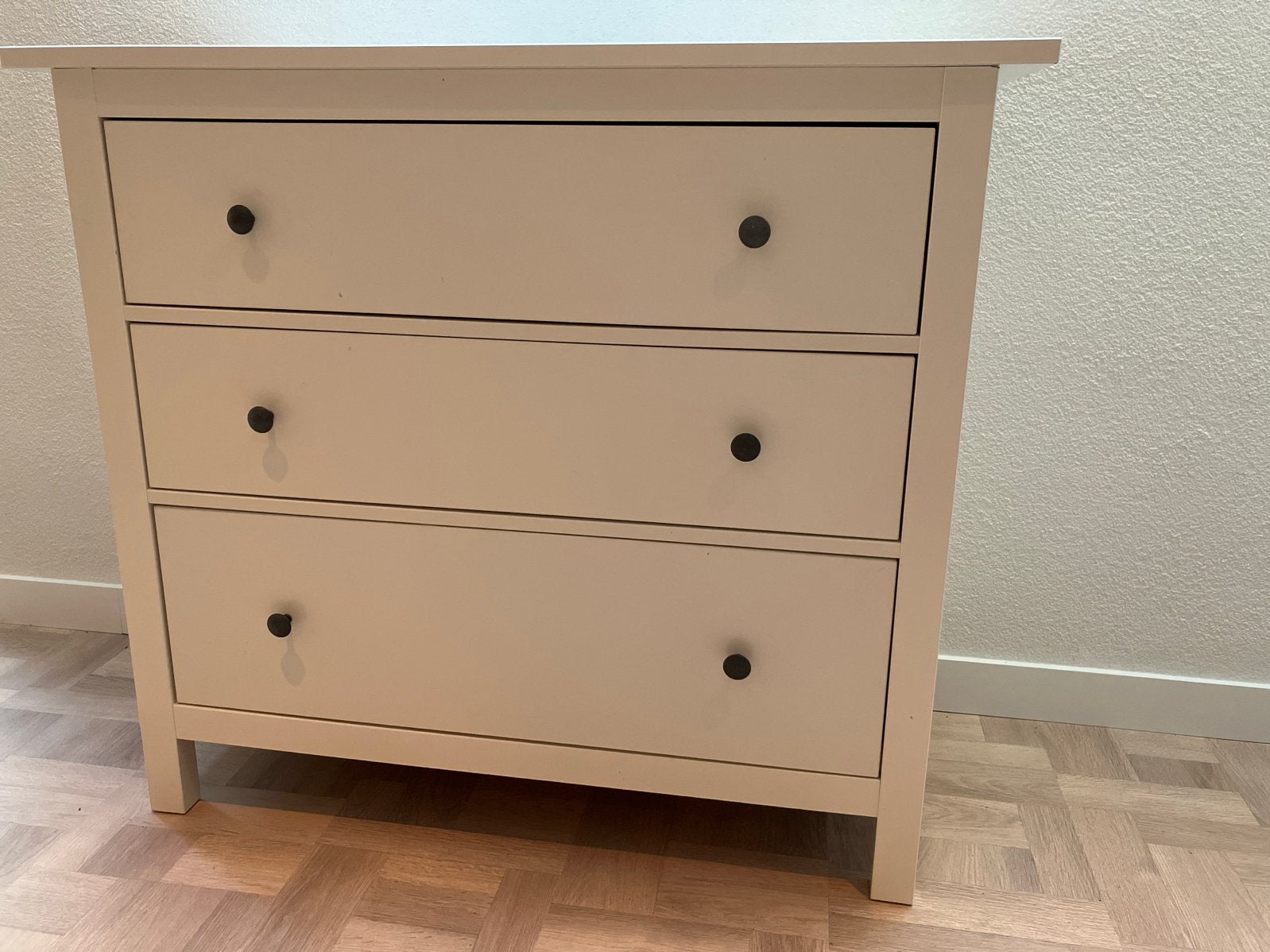 Hemnes ladekast in nette staat, Huis en Inrichting, Kasten | Ladekasten, Ophalen, Gebruikt, 100 tot 150 cm, 100 tot 150 cm