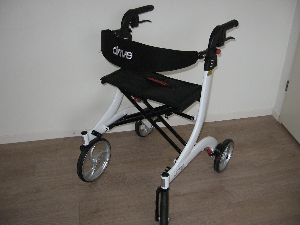 Rollator lichtgewicht Drive Nitro wit M, Diversen, Rollators, Ophalen, Opvouwbaar, Nieuw