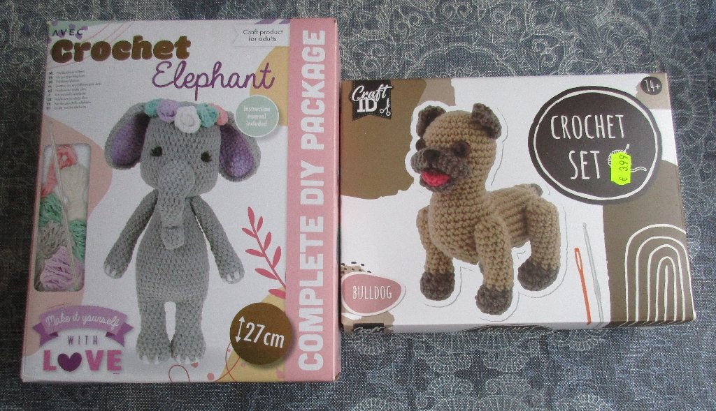 4 nieuwe haakset luiaard - 30 cm /ananas / olifant / hondje, Hobby en Vrije tijd, Ophalen of Verzenden, Nieuw, Haken, Patroon of Boek