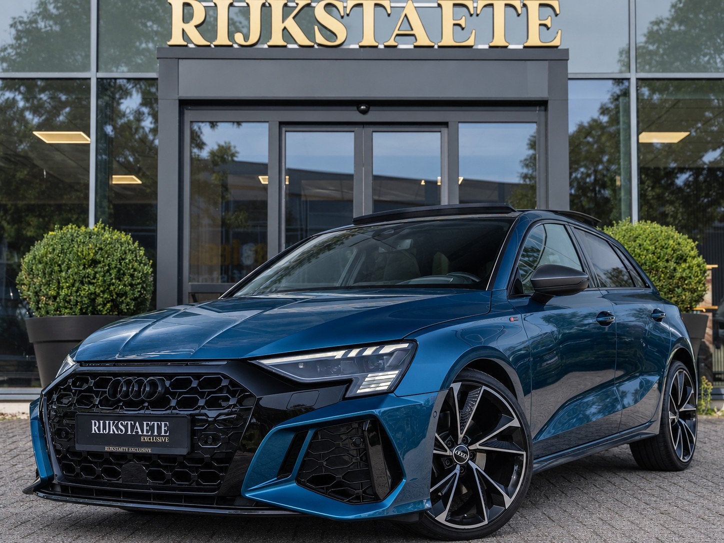 Audi A3 Sportback 35 TFSI S-Line|PANO|B&O|MATRIX|ACC|20|APP, Auto's, Dealer onderhouden, 4 cilinders, Blauw, Verwarmde buitenspiegels