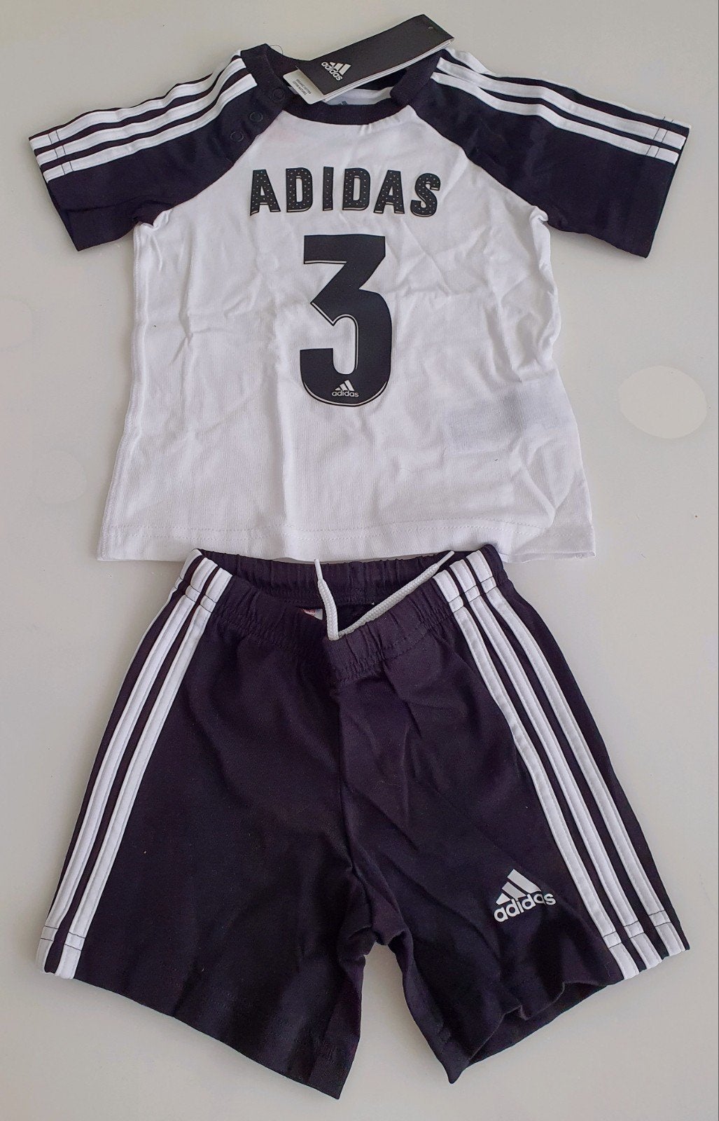 Adidas baby setje shirtje en broekje maat 80, Adidas, Nieuw, Ophalen of Verzenden, Setje
