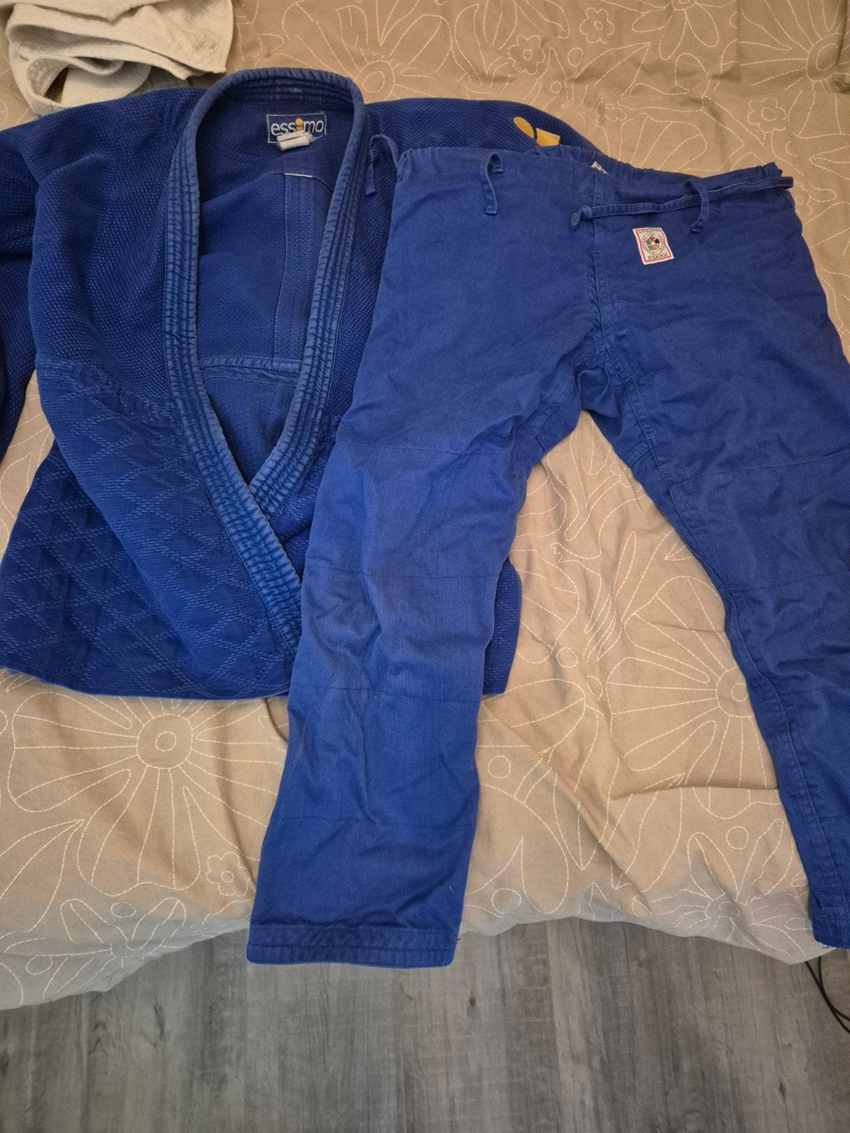 Essimo Judo Jas Maat 150 & Adidas Broek Maat 155, Ophalen, Gebruikt, Judo, Vechtsportpak