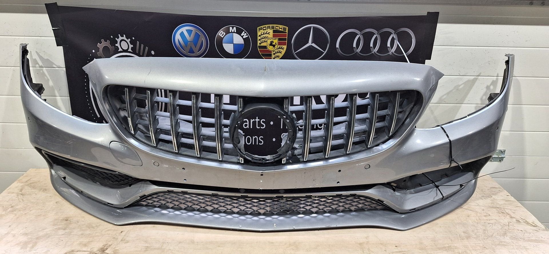 Mercedes-Benz C-Klasse W205 A2058850765, Gebruikt, -, Voor, Ophalen of Verzenden