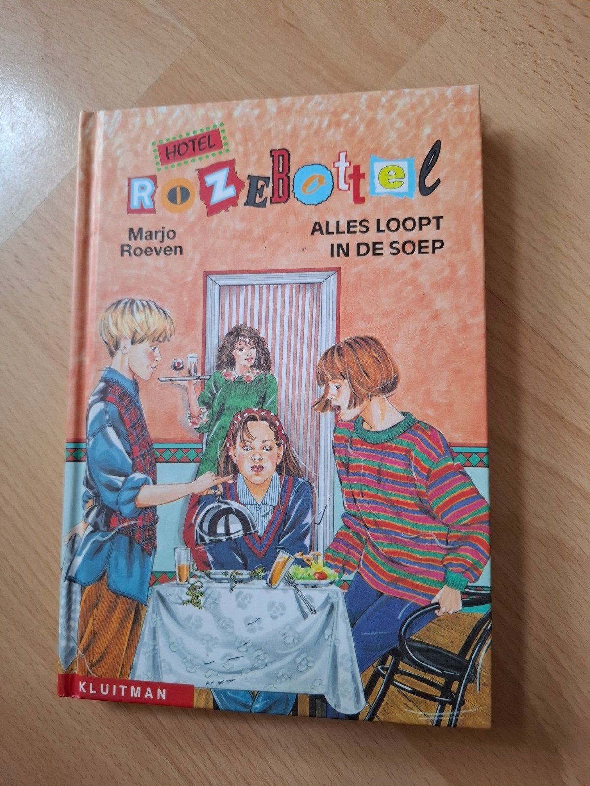 Hotel rozenbottel alles loopt in de soep, Ophalen of Verzenden