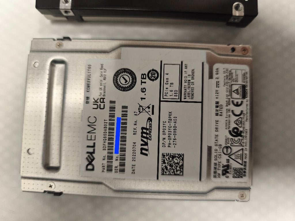 P03YC DELL 1.6TB CM6 Series NVME PCIe SSD 0P03YC, Intern, Ophalen of Verzenden, Zo goed als nieuw, Dell EMC Kioxia