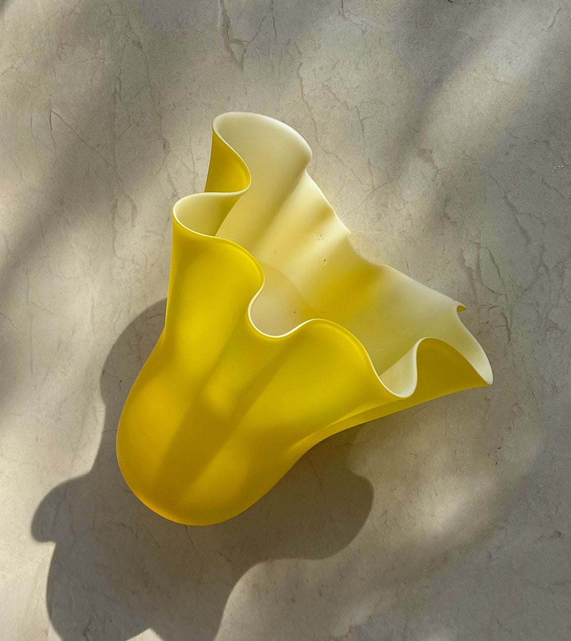 Vintage Murano Fazzolettovaas Geel/Wit (23 cm), Ophalen of Verzenden