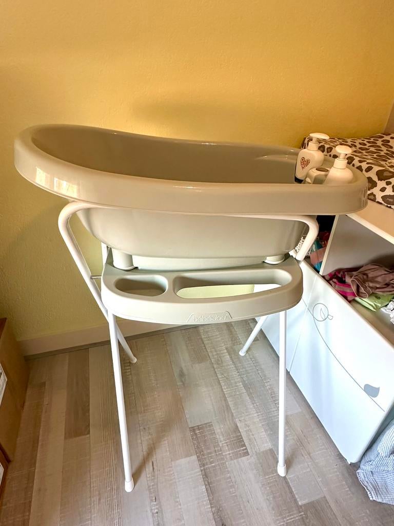 Babybadje met standaard, Kinderen en Baby's, Badjes en Verzorging, Ophalen of Verzenden, Zo goed als nieuw