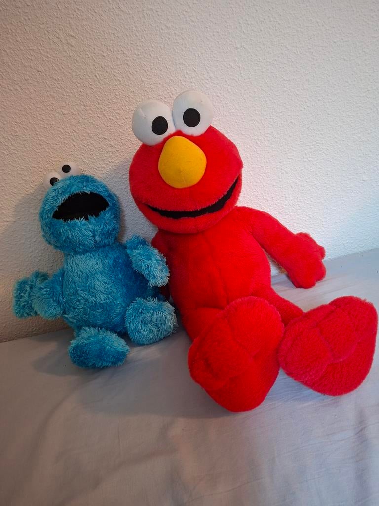 Elmo/cookiemonsterGERESERVEERT, Kinderen en Baby's, Speelgoed | Knuffels en Pluche, Ophalen, Overige typen