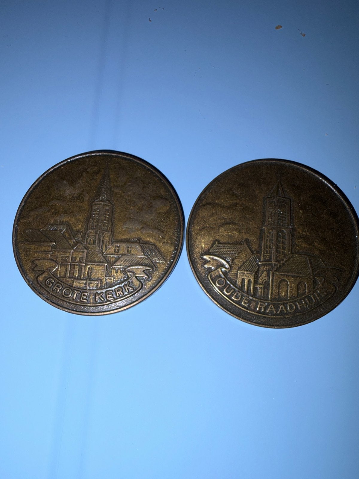 2x Bronzen Herdenkingspenningen Terneuzen 1990, Postzegels en Munten, Ophalen, Brons, Nederland