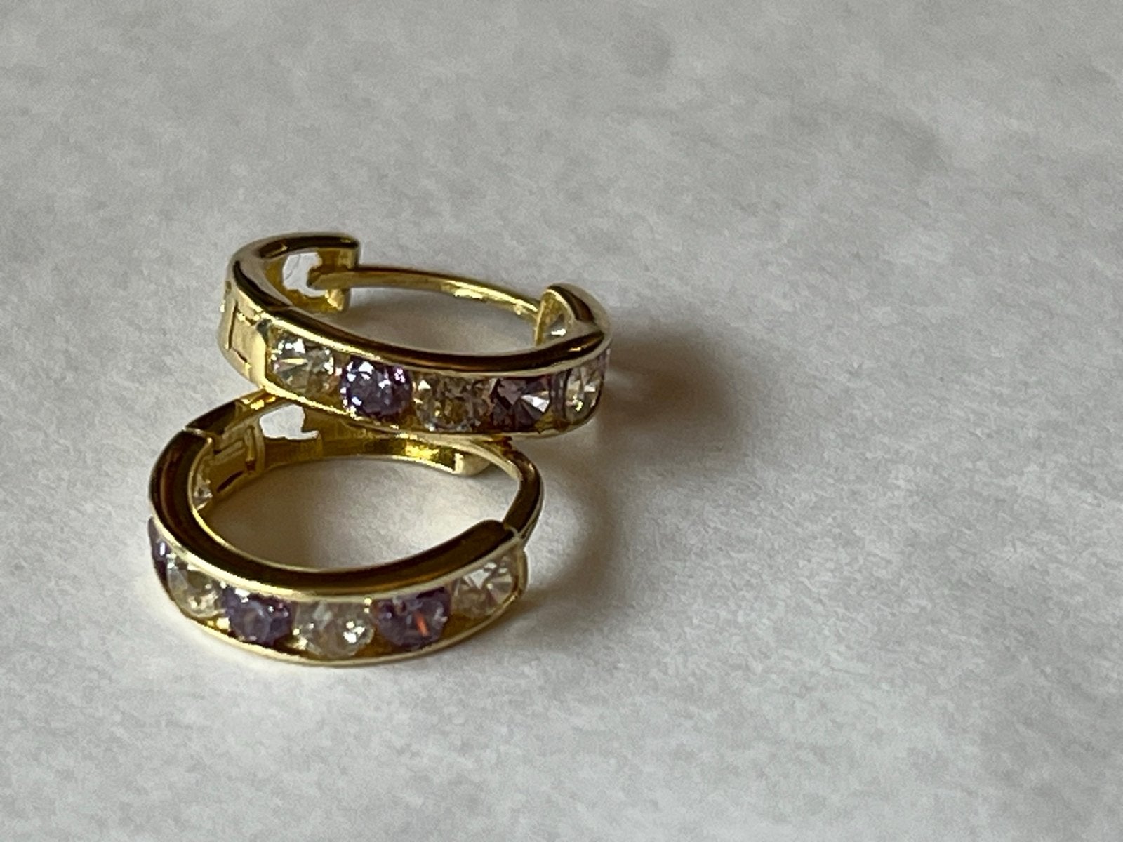 Gouden oorbellen met Amethist en Saffier - 14 CT, Sieraden, Tassen en Uiterlijk, Oorbellen, Hangers, Verzenden, Paars, Zo goed als nieuw
