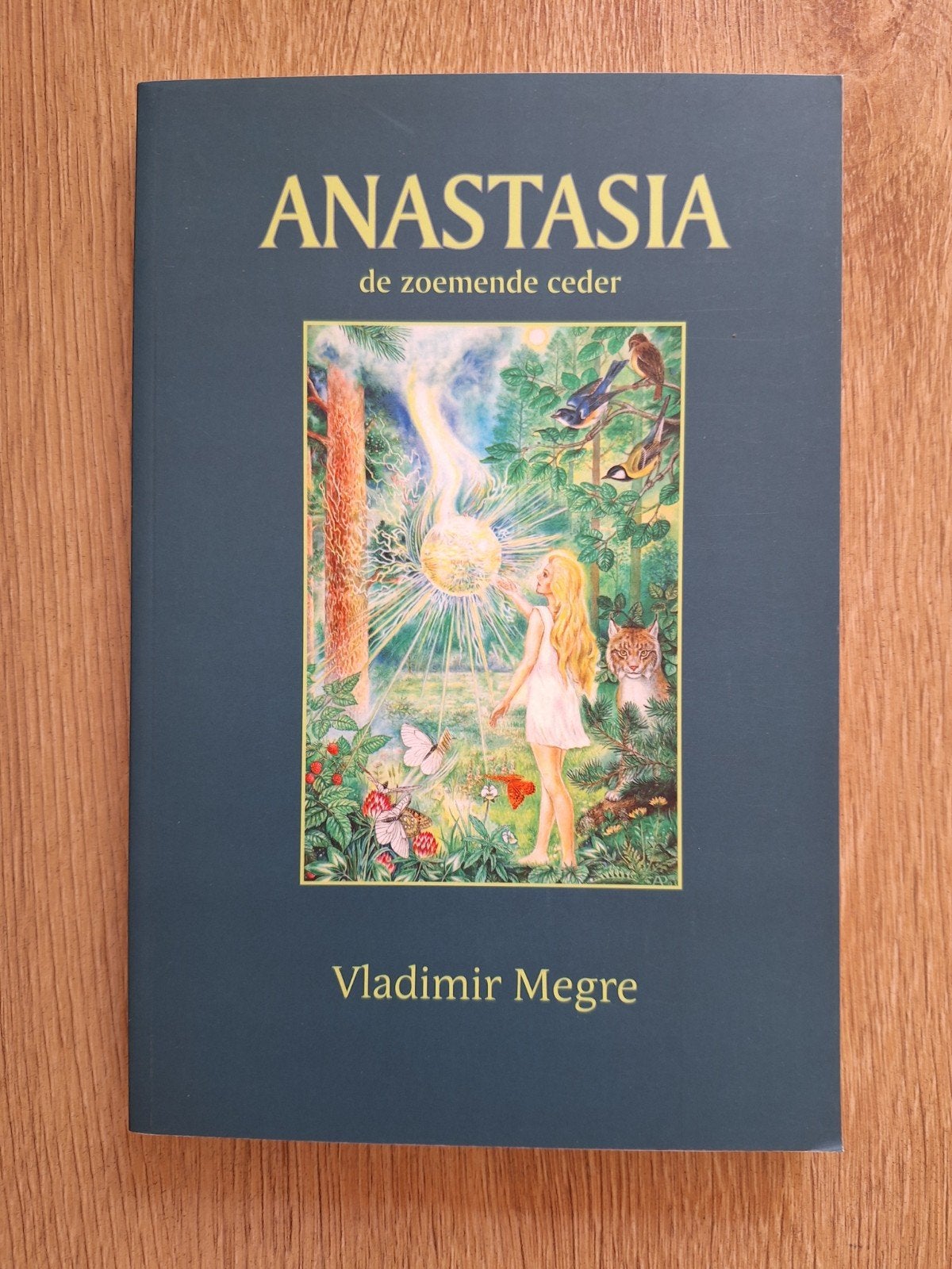 Anastasia - De Zoemende Ceder (Deel 1) - Vladimir Megre, Boeken, Ophalen of Verzenden, Gelezen, Spiritualiteit algemeen, Achtergrond en Informatie